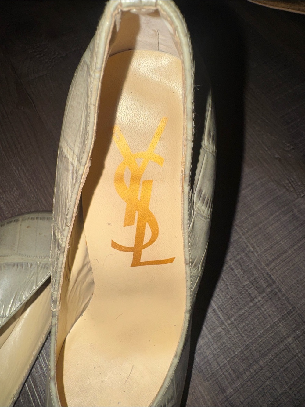 Saint Laurent Croc-Embossed Olive Leather Pumps - Picture 3 of 4